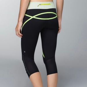 Lululemon pace crop leggings. Black/lime. Size 10.